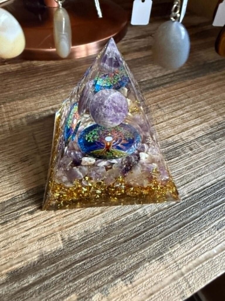 orgonite arbre de vie à la boutique de lithothérapie Magnétis'Dom